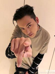 圈内爆料娜扎陈伟霆,甜蜜互动引粉丝热议 第2张 圈内爆料娜扎陈伟霆,甜蜜互动引粉丝热议 第2张